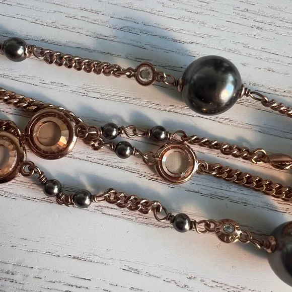Henri Bendel Elegant Rose Gold and Crystal Beaded Necklace - Picture 7 of 9